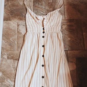 White Flowy Dress w/stripes 💫